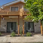 Live Hotel