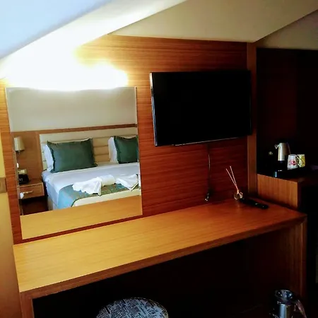 Otel Live 3*